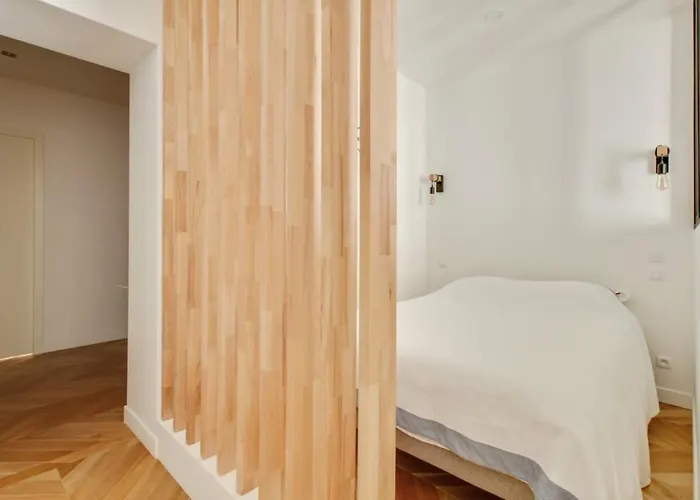 Refurbished Design Flat -near Champs-elysees 파리