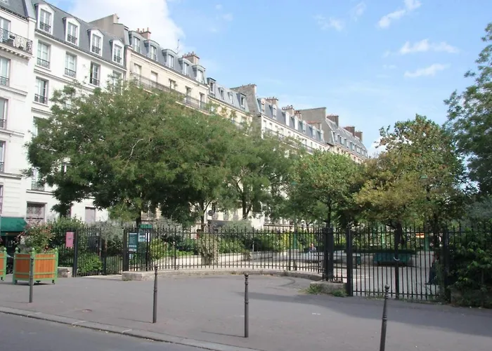 Refurbished Design Flat -near Champs-elysees * 파리
