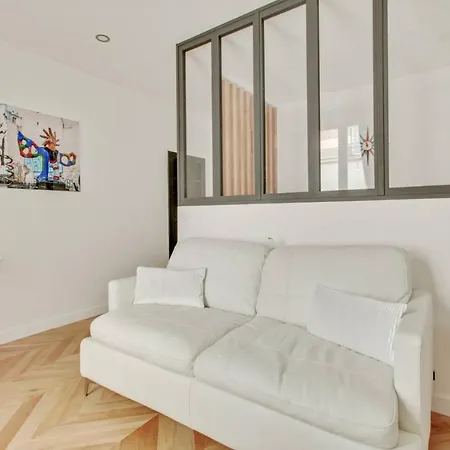 Refurbished Design Flat -near Champs-elysees