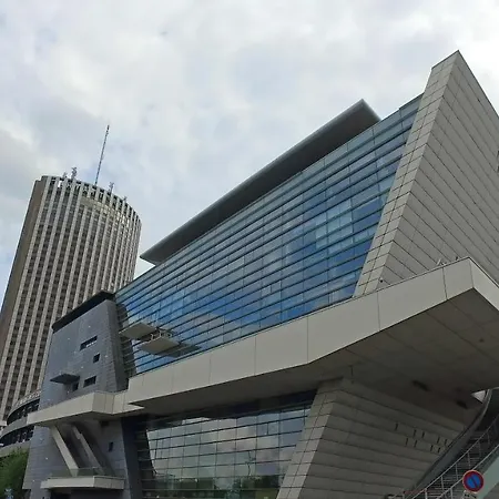 Refurbished Design Flat -near Champs-elysees Apartment Paris